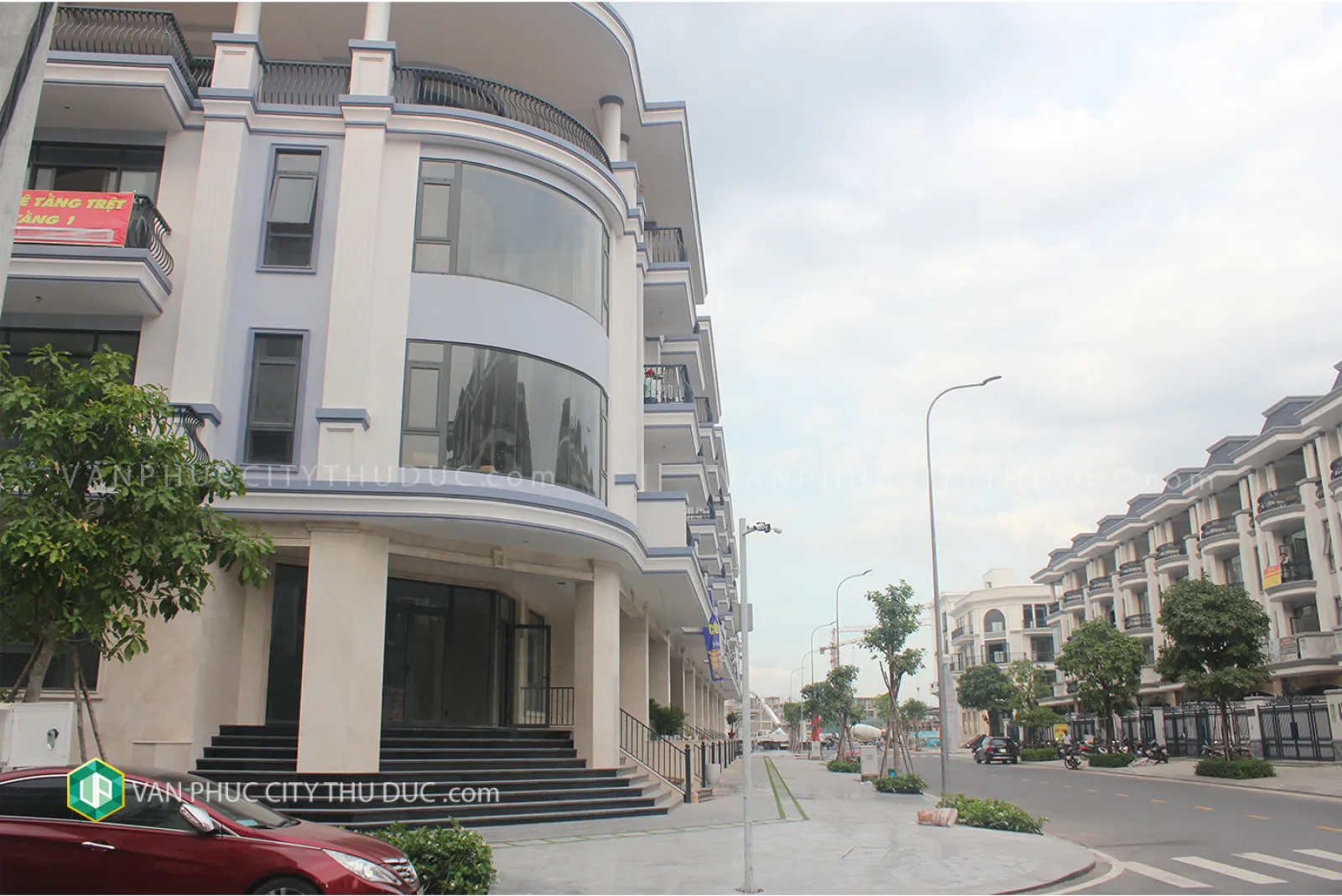 Chính chủ cho thuê mặt bằng KDC Vạn Phúc Hầm + trệt + 4 lầu 30m2 (7x20m) 35m hướng Tây Nam