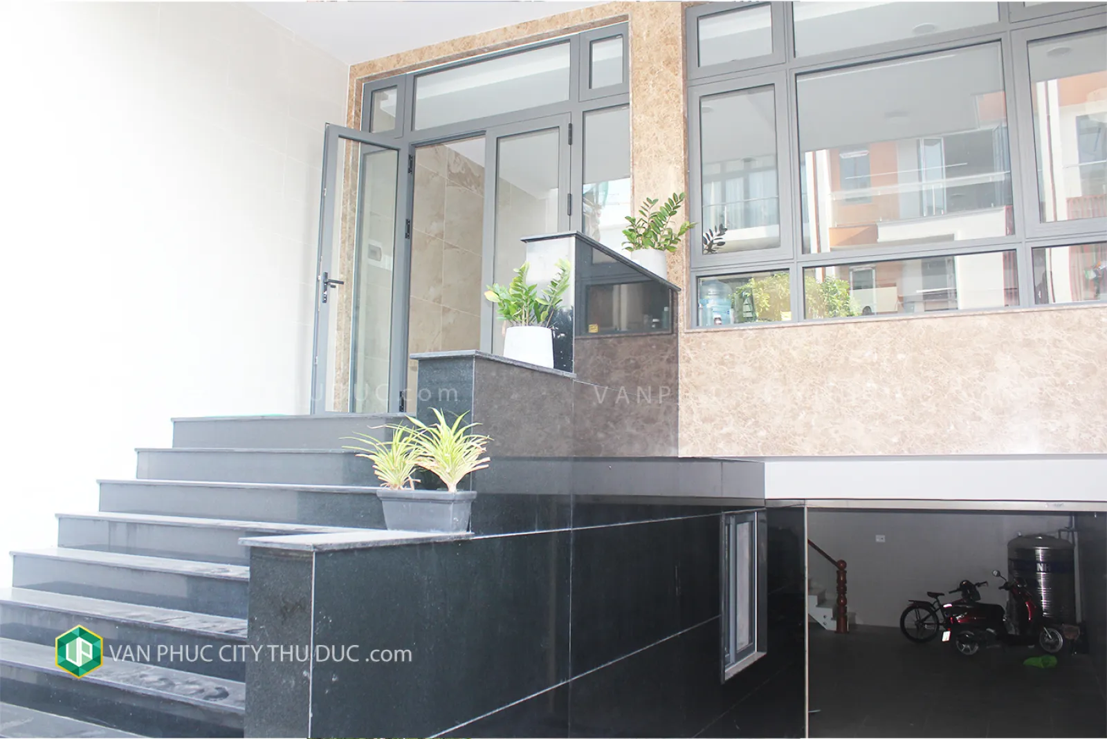 Chính chủ cho thuê nhà riêng kế bên Satra Food 140m2 (7x20m) hướng Đông Bắc