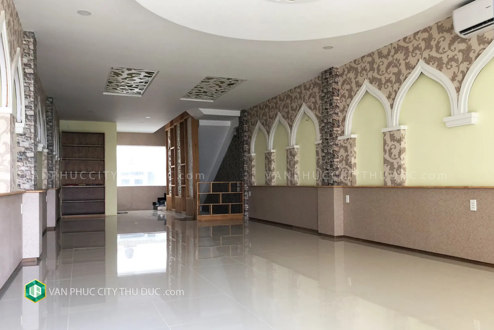 Cho thuê gấp mặt bằng Nguyễn Thị Nhung Trệt + lửng + 4 lầu 7x21m đường rộng 16m hướng Bắc