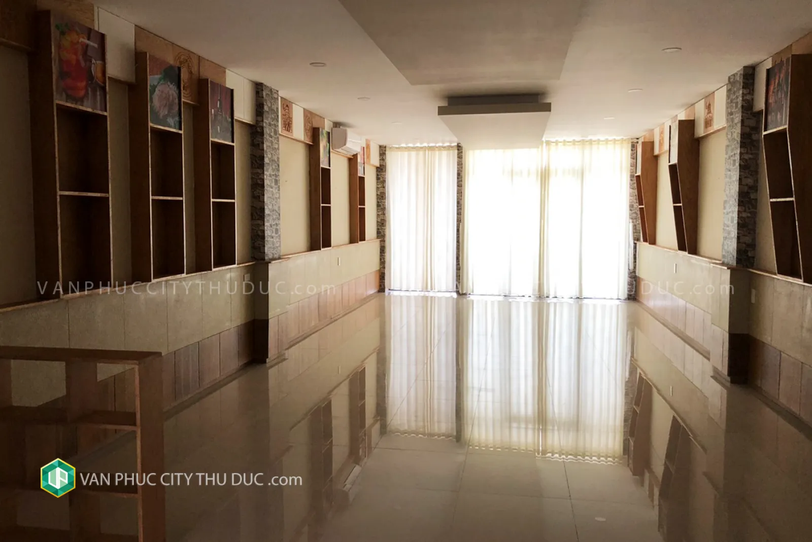 Cho thuê gấp mặt bằng Nguyễn Thị Nhung Trệt + lửng + 4 lầu 7x21m đường rộng 16m hướng Bắc