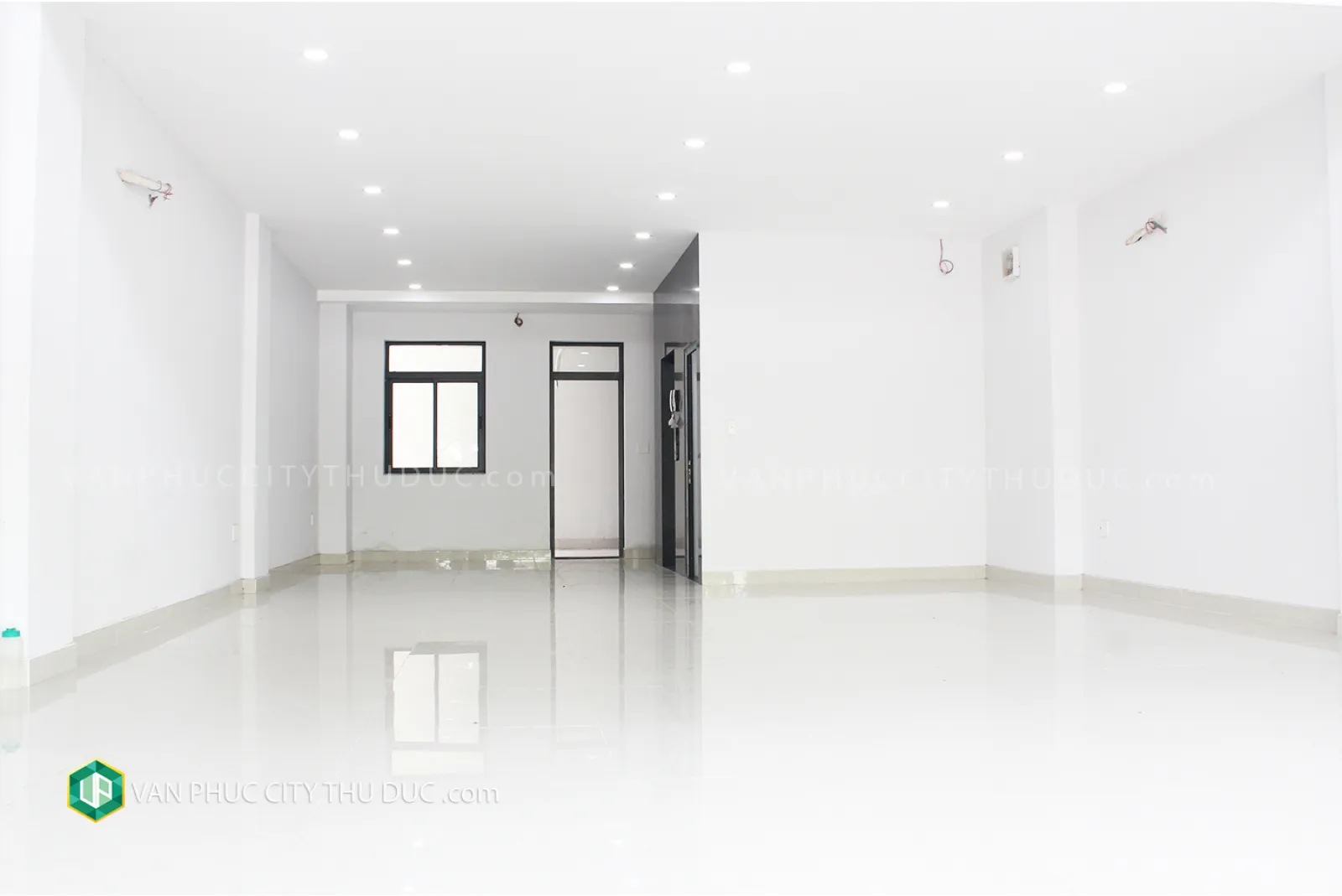 Cho thuê gấp mặt tiền Nguyễn Thị Nhung ngay khu trung tâm thương mại 7x20m hướng Đông Bắc