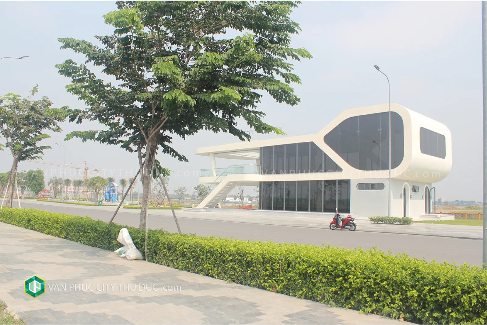 Cho thuê gấp mặt tiền Nguyễn Thị Nhung ngay khu trung tâm thương mại hướng Đông Bắc 7x20m 35m