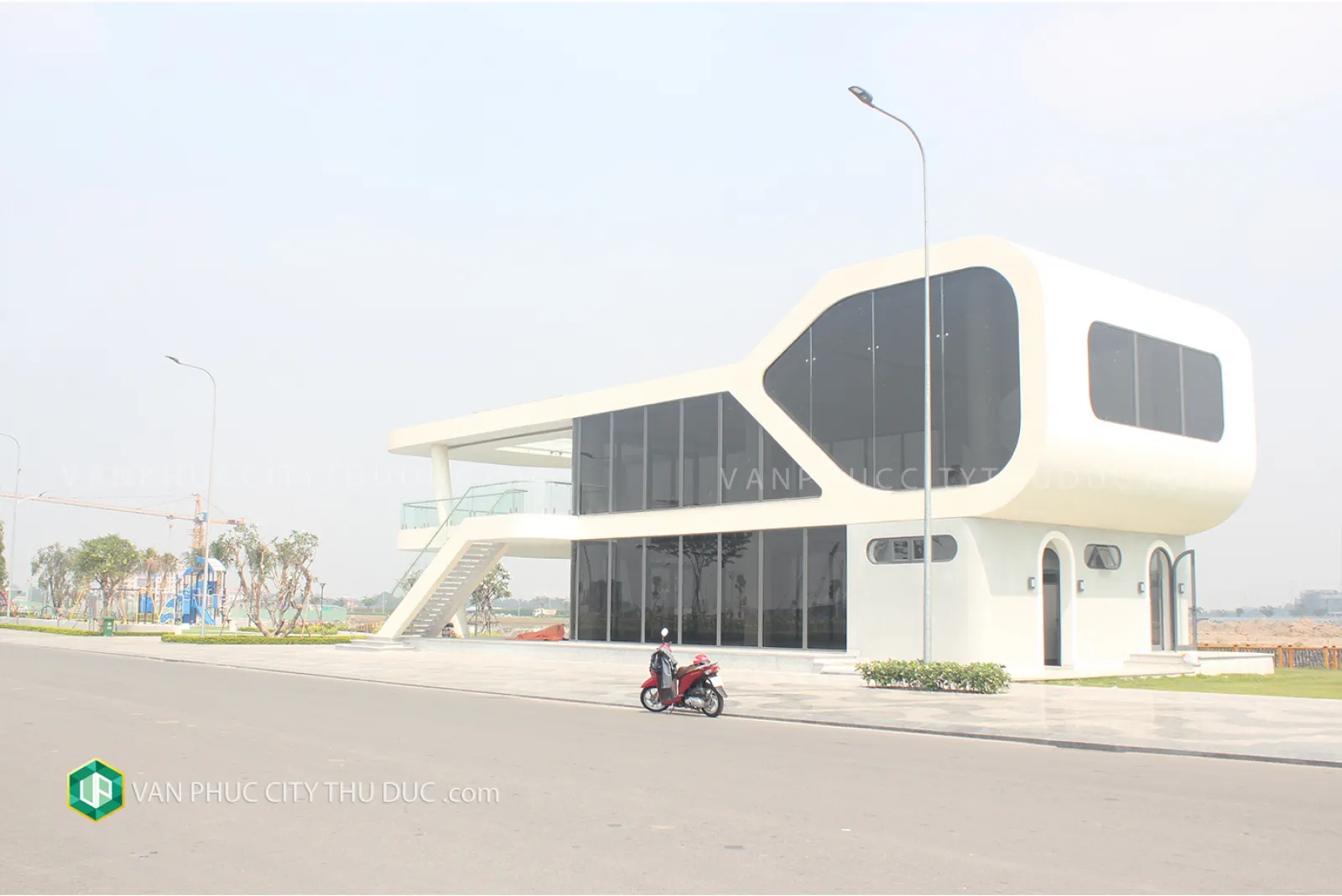 Cho thuê gấp mặt tiền Nguyễn Thị Nhung ngay khu trung tâm thương mại hướng Đông Bắc 7x20m 35m