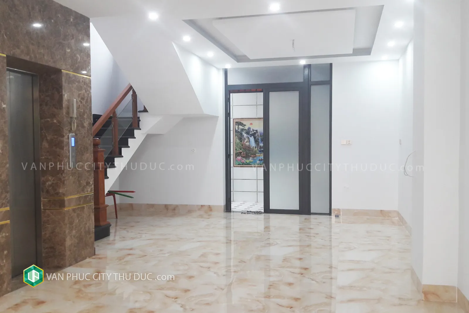 Cho thuê gấp nhà Vạn Phúc hướng Bắc 6x17m đường rộng 13m