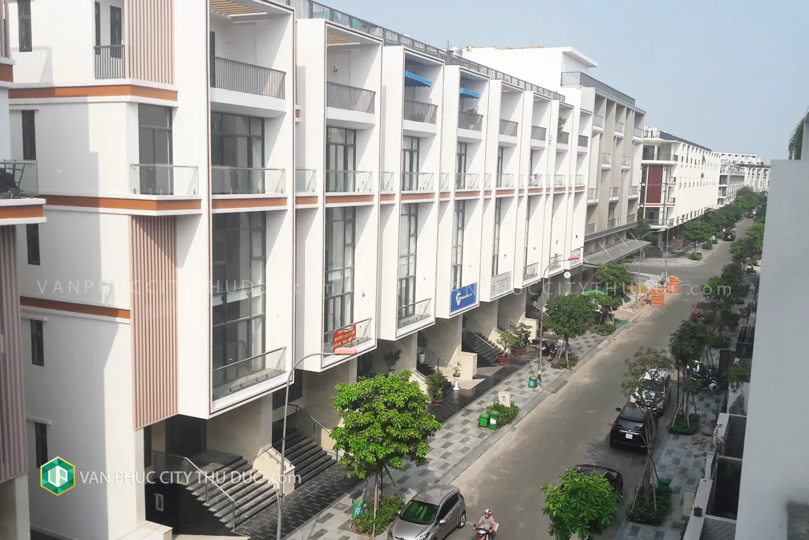 Cho thuê gấp nhà Vạn Phúc hướng Bắc 6x17m đường rộng 13m