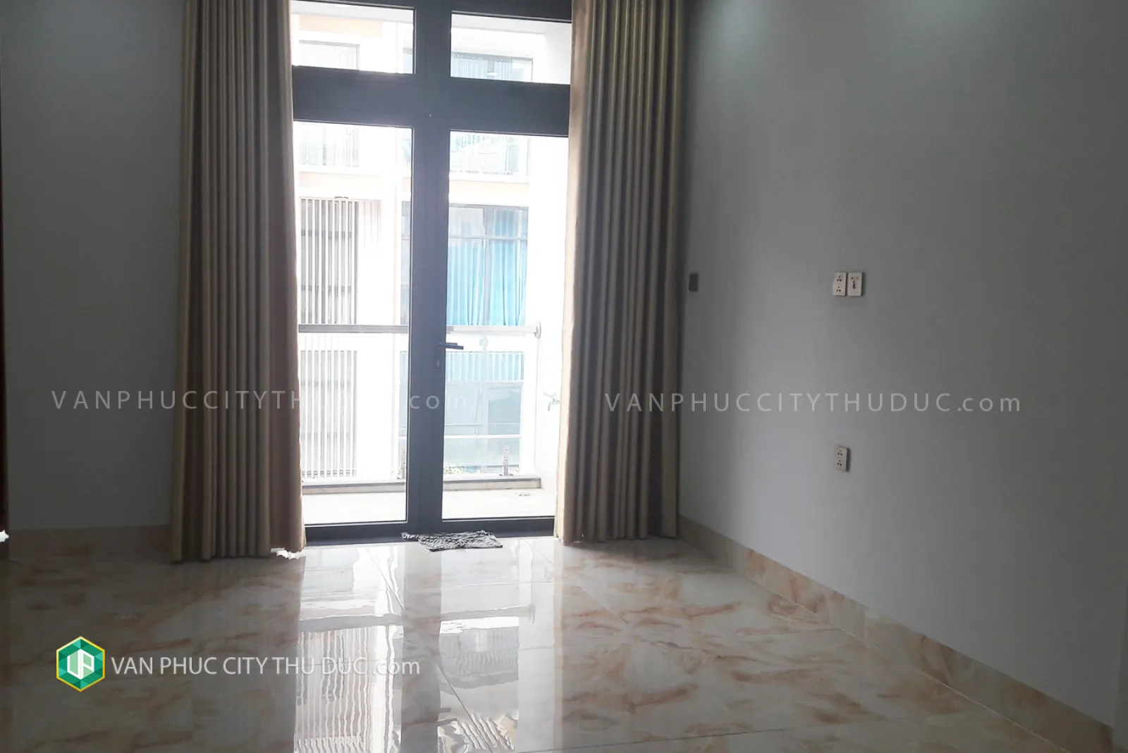 Cho thuê gấp nhà Vạn Phúc hướng Bắc 6x17m đường rộng 13m