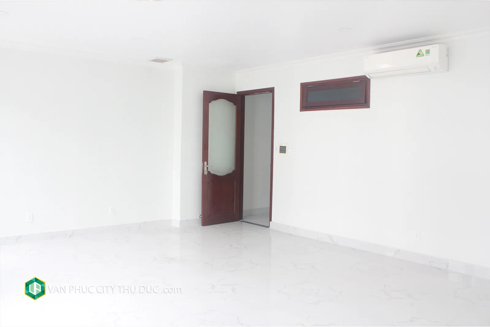 Cho thuê gấp nhà Vạn Phúc Thủ Đức Hầm + trệt + 3 lầu 154m2 (7x22m) đường lớn 13m hướng Tây Nam