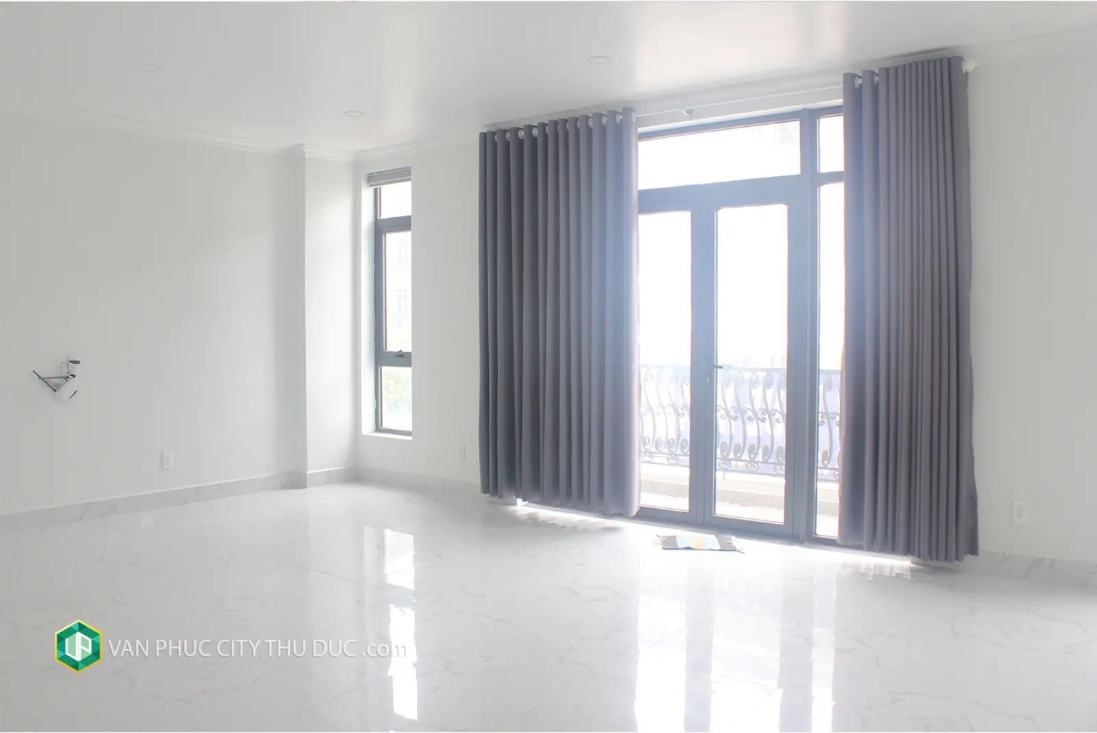 Cho thuê gấp nhà Vạn Phúc Thủ Đức Hầm + trệt + 3 lầu 154m2 (7x22m) đường lớn 13m hướng Tây Nam