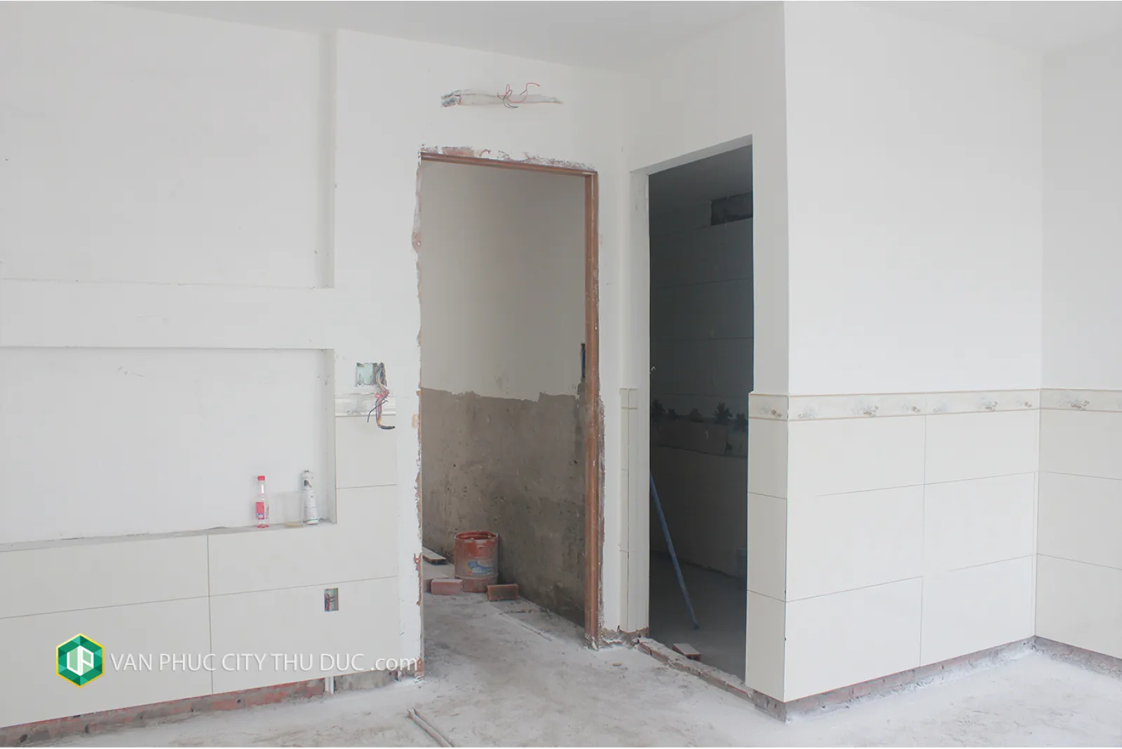 Cho thuê gấp nhà Vạn Phúc Thủ Đức Hầm + trệt + 3 lầu 7x22m 154m2 đường lớn 13m hướng Tây Nam