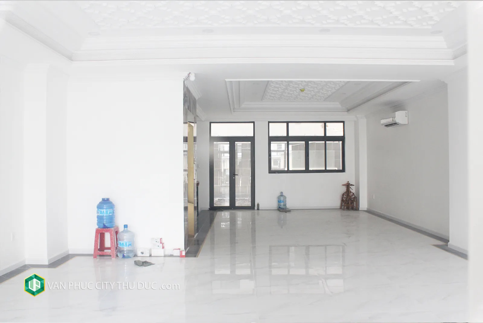 Cho thuê gấp nhà Vạn Phúc Thủ Đức ngay khu công viên hướng Tây Nam 154m2 (7x22m) mặt tiền đường 13m