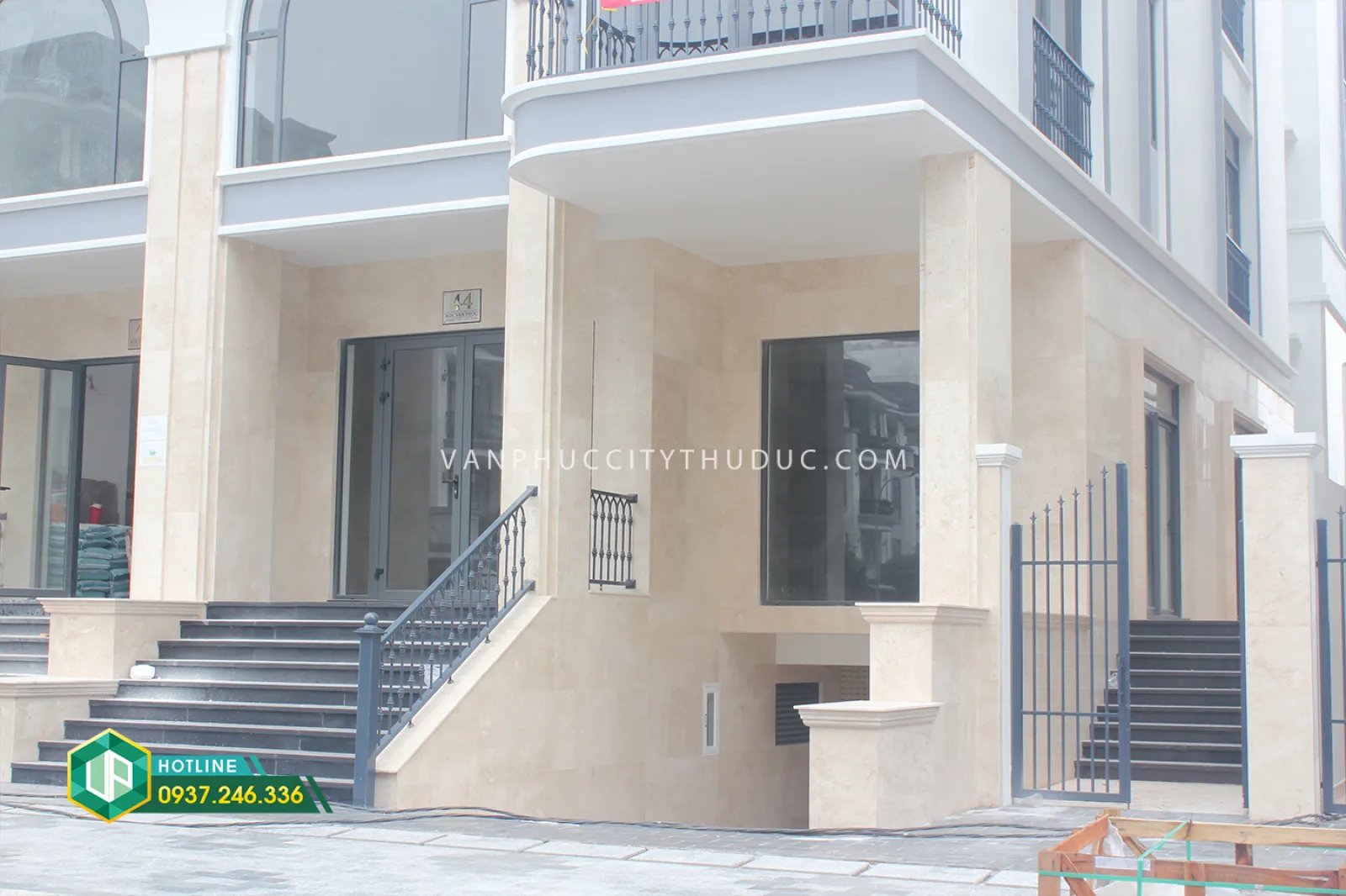 Cho thuê gấp nhà Vạn Phúc Thủ Đức ngay khu công viên hướng Tây Nam 154m2 (7x22m) mặt tiền đường 13m