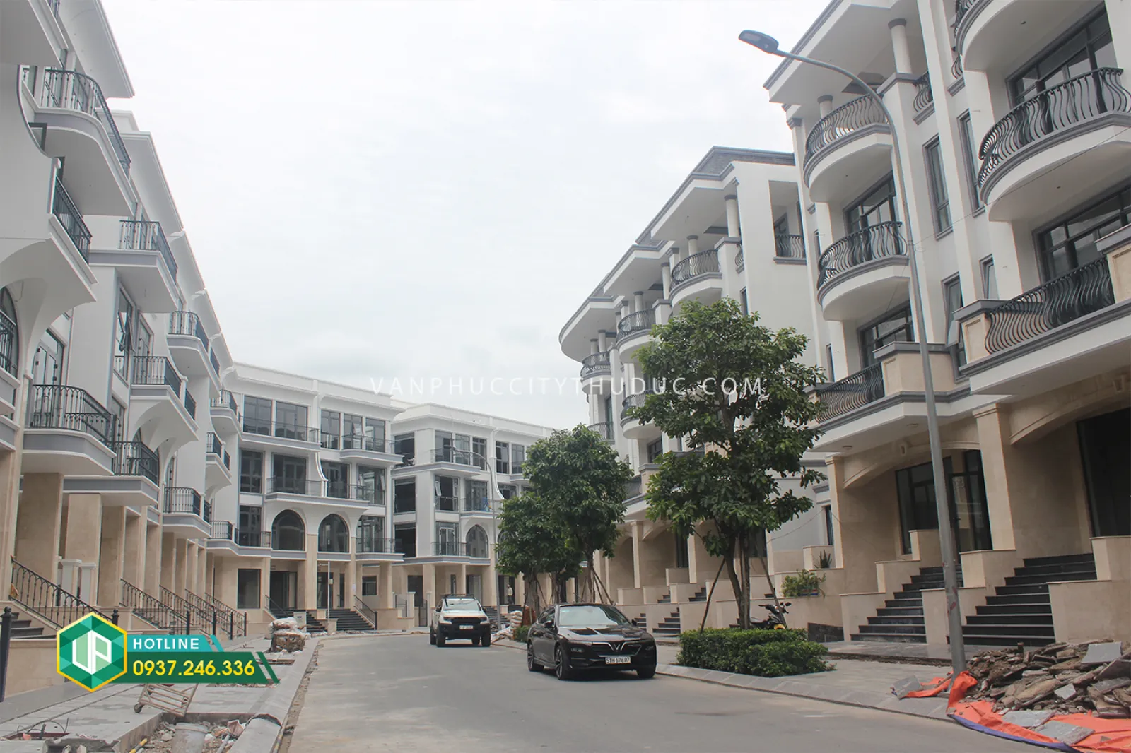 Cho thuê gấp nhà Vạn Phúc Thủ Đức ngay khu công viên hướng Tây Nam 154m2 (7x22m) mặt tiền đường 13m