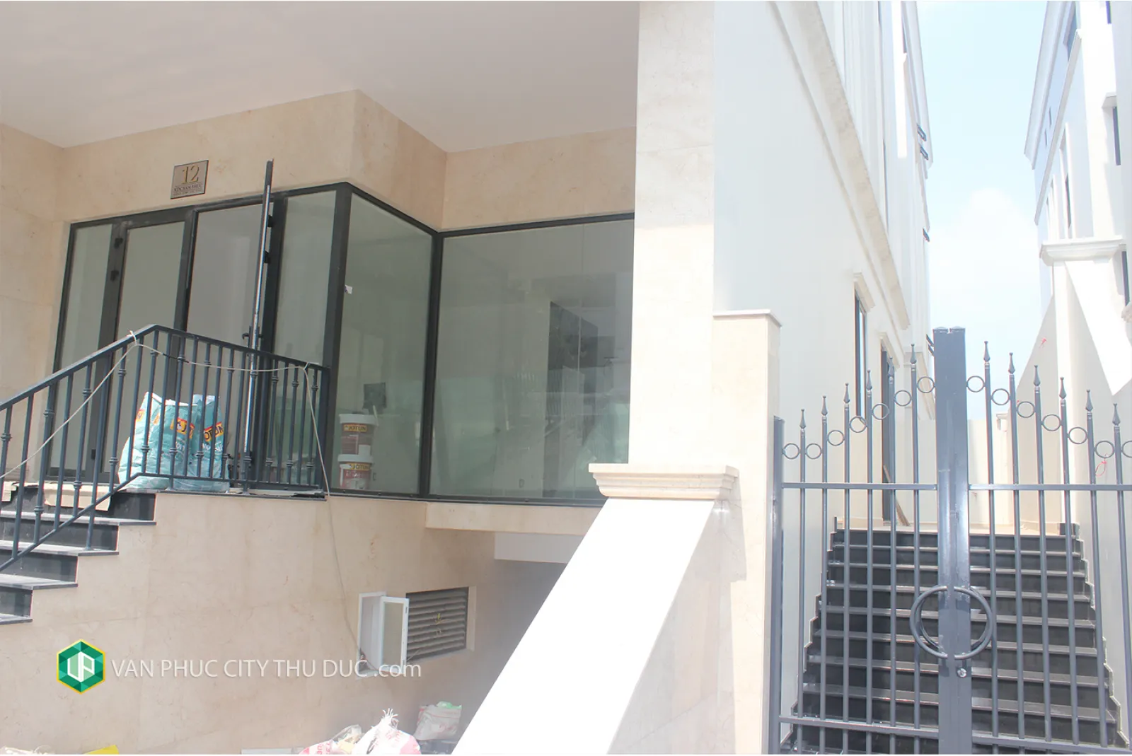 Cho thuê gấp nhà Vạn Phúc Thủ Đức ngay khu công viên hướng Tây Nam 154m2 (7x22m) mặt tiền đường 13m