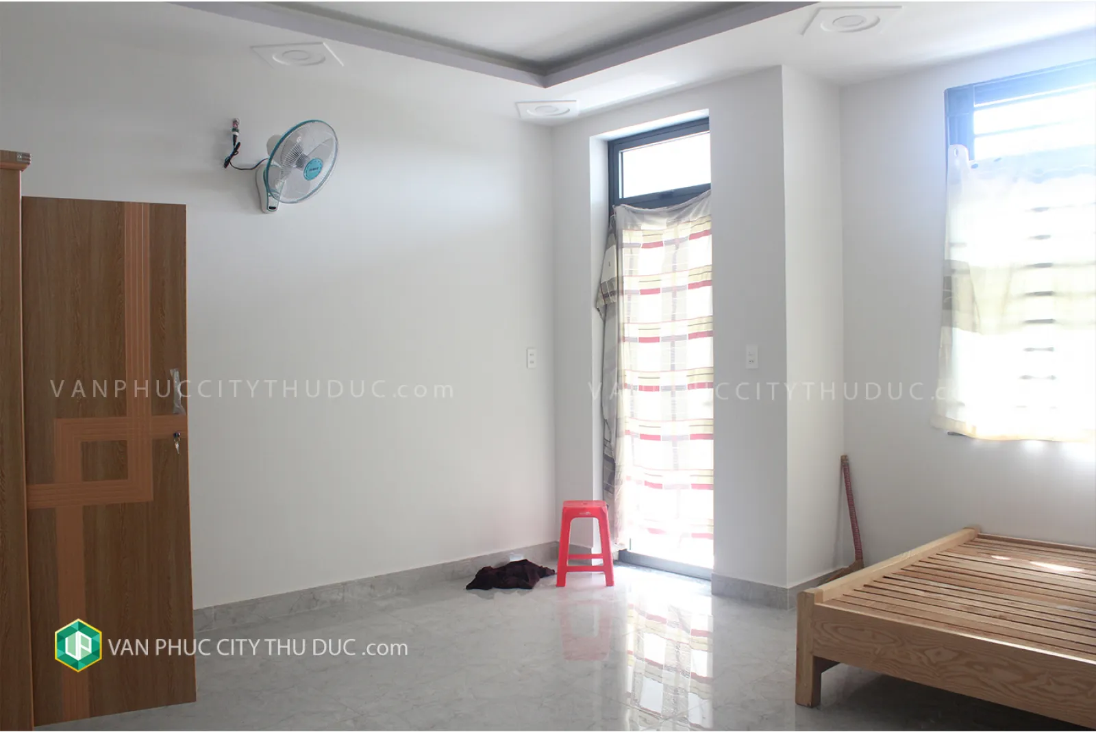 Cho thuê giá rẻ nhà Vạn Phúc City 5x21m mặt tiền đường 14m hướng Bắc