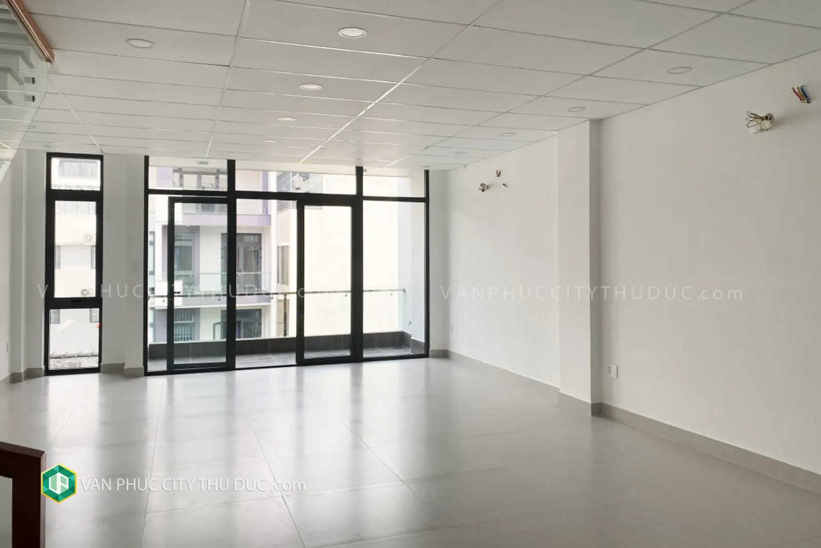 Cho thuê giá rẻ nhà Vạn Phúc ngay khu công viên hướng Bắc 6x17 (102m2) mặt tiền đường 13m