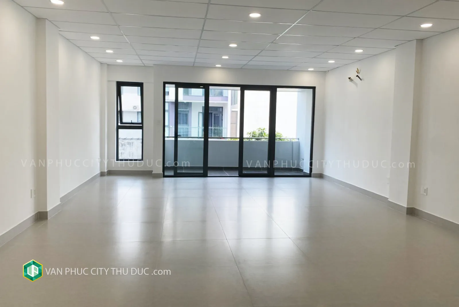 Cho thuê giá rẻ nhà Vạn Phúc ngay khu công viên hướng Bắc 6x17 (102m2) mặt tiền đường 13m