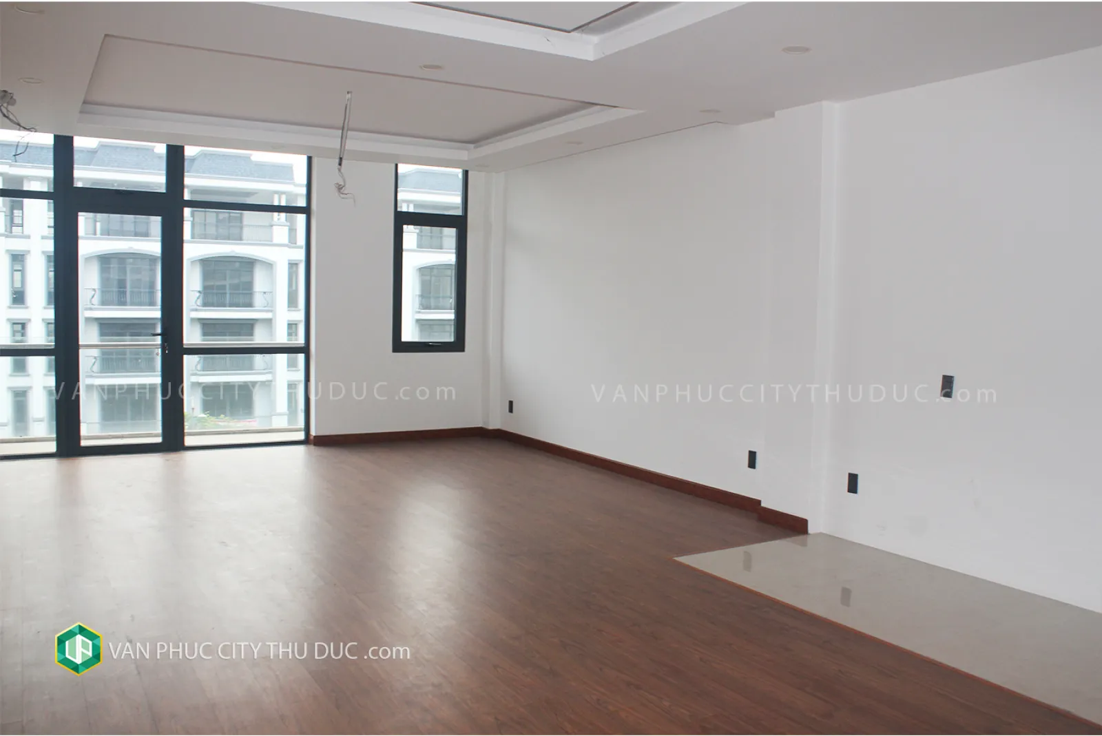 Cho thuê giá rẻ Shophouse Nguyễn Thị Nhung dọc theo trục đường sầm uất hướng Bắc 5x20 (100m2)