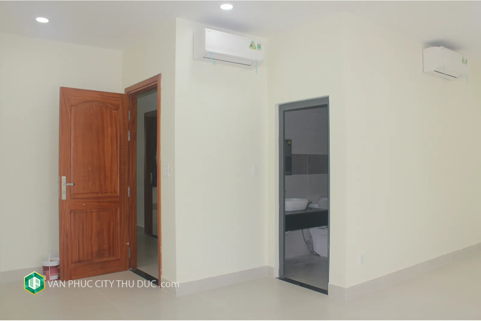 Cho thuê giá rẻ từng tầng làm văn phòng (40 m2m2) đường rộng 13m hướng Nam