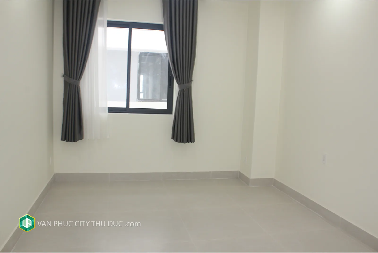 Cho thuê giá rẻ từng tầng làm văn phòng (40 m2m2) đường rộng 13m hướng Nam