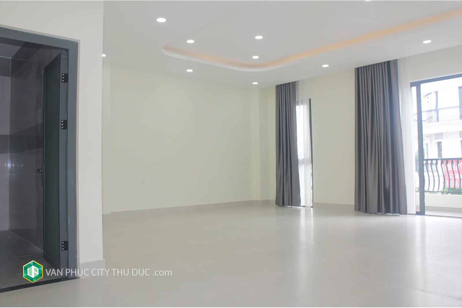 Cho thuê giá rẻ từng tầng làm văn phòng (40 m2m2) đường rộng 13m hướng Nam