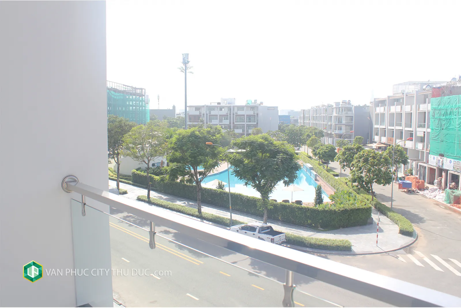 Cho thuê giá rẻ từng tầng làm văn phòng Hầm + 6 lầu (40 m2m2) mặt tiền đường 13m hướng Nam