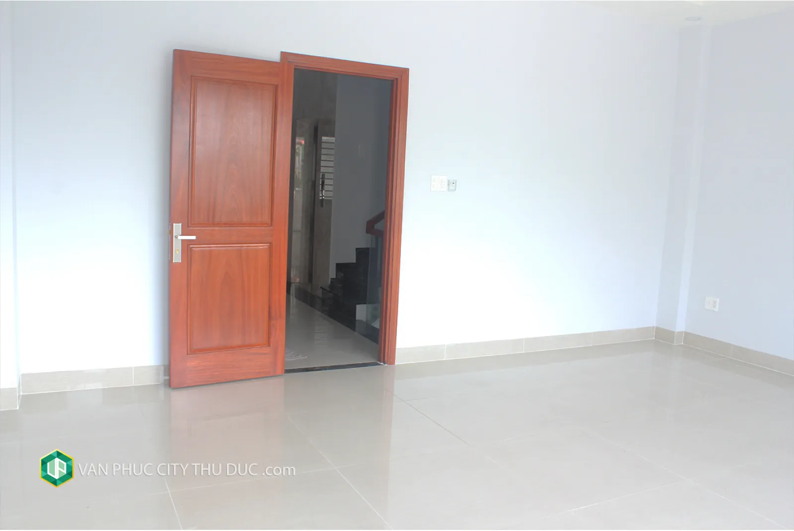 Cho thuê giá rẻ từng tầng làm văn phòng Hầm + 6 lầu (40 m2m2) mặt tiền đường 13m hướng Nam