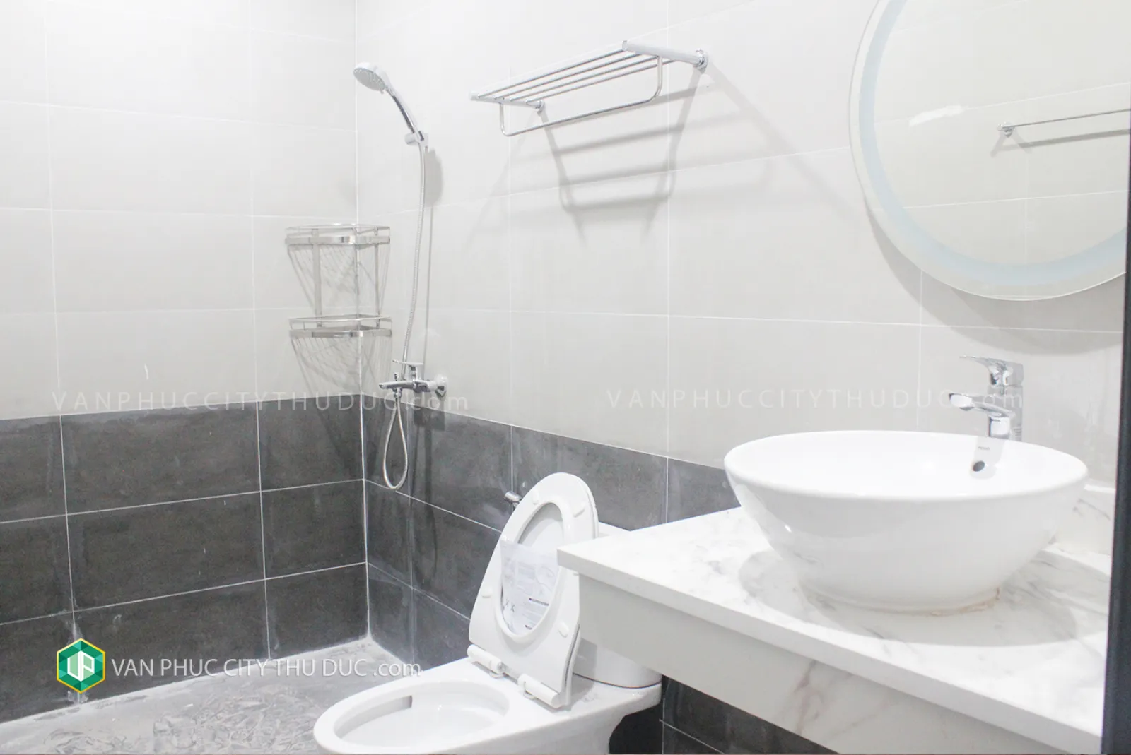 Cho thuê giá rẻ từng tầng làm văn phòng Hầm + 6 lầu (40 m2m2) mặt tiền đường 13m hướng Nam