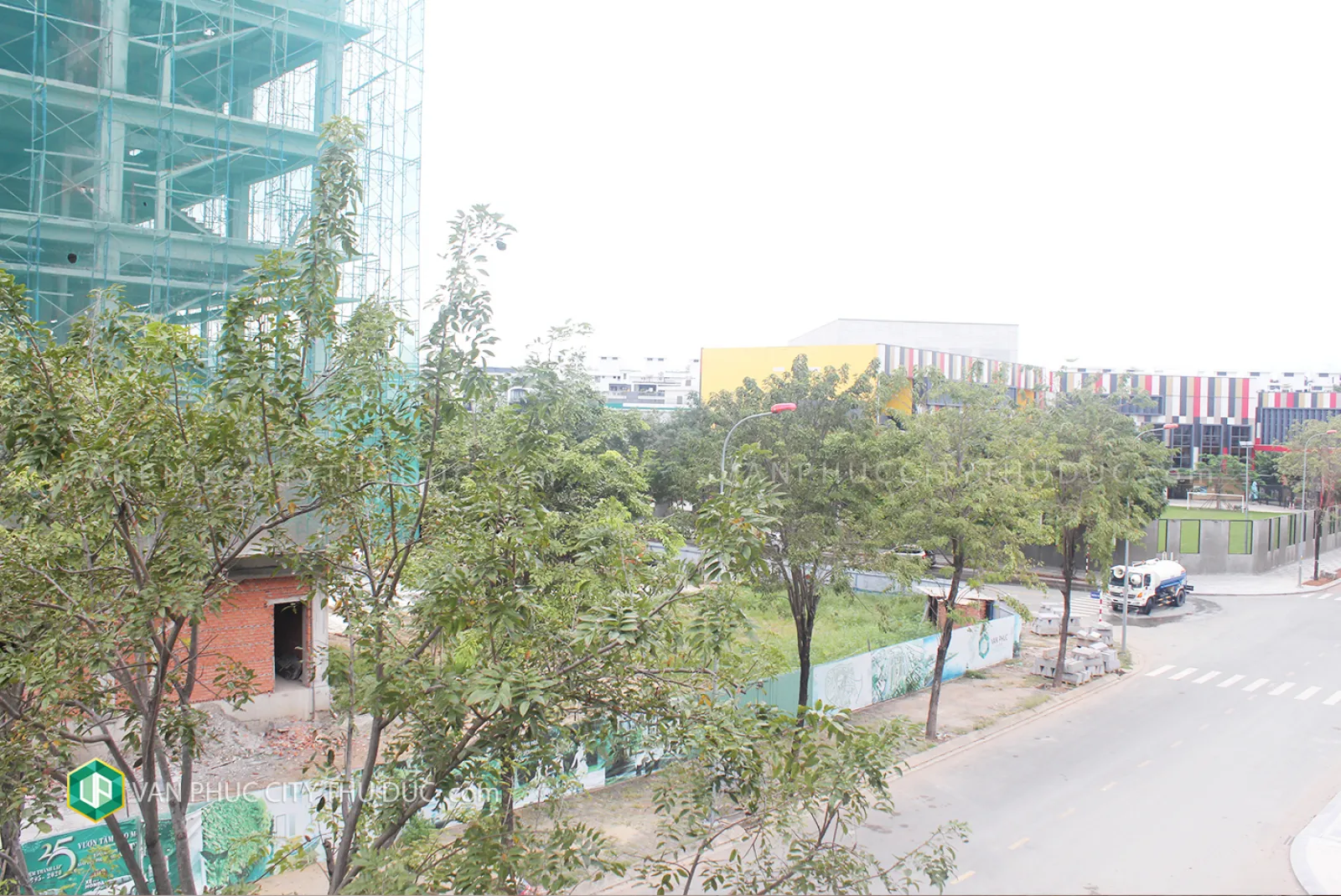 Cho thuê giá rẻ từng tầng làm văn phòng Hầm + 6 lầu (40 m2m2) mặt tiền đường 13m hướng Nam