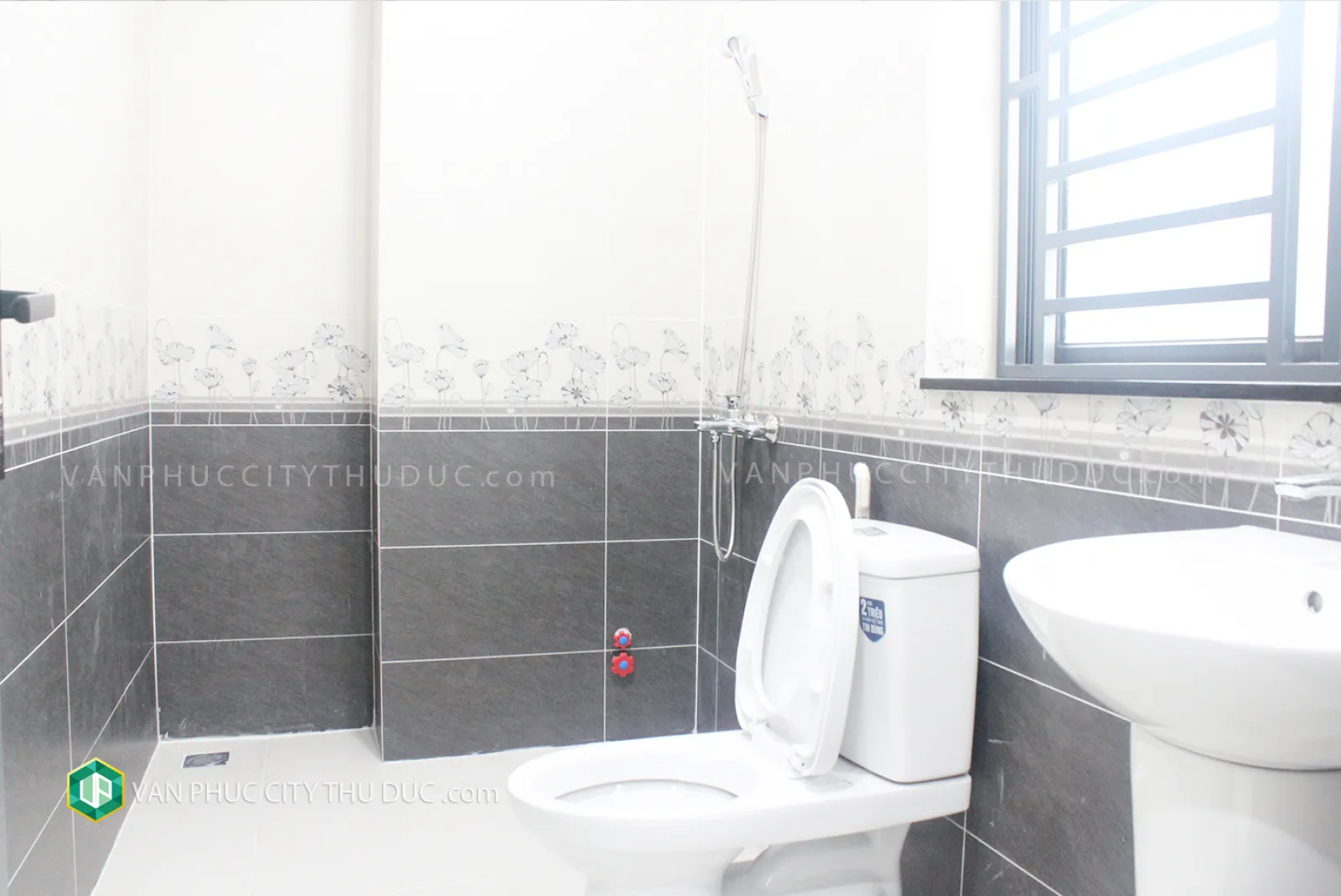 Cho thuê giá rẻ từng tầng làm văn phòng hướng Nam 40 m2m2