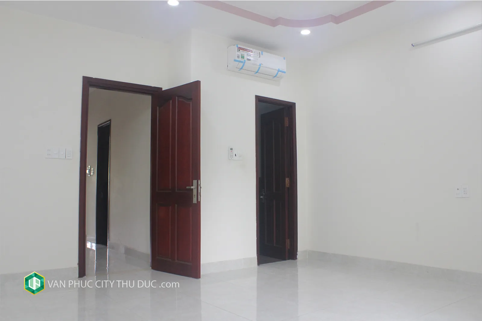 Cho thuê ngay nhà full nội thất 154m2 (7x22m) đường lớn 13m hướng Tây