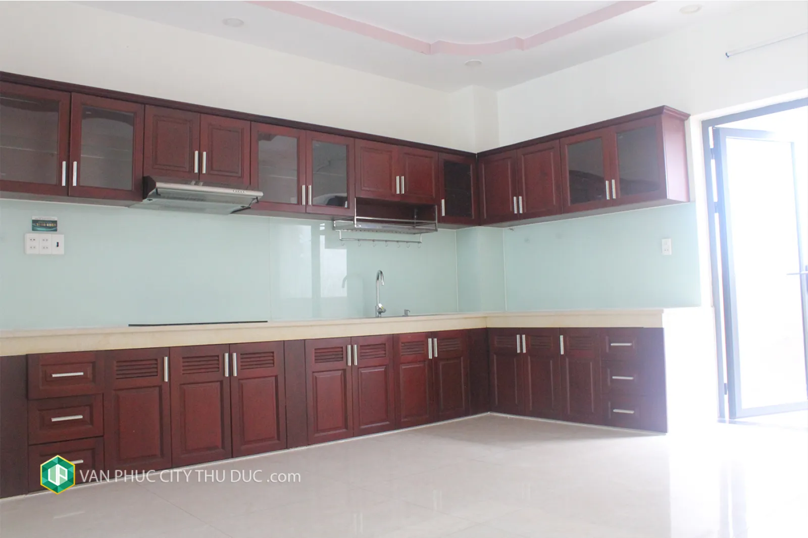 Cho thuê ngay nhà full nội thất 154m2 (7x22m) đường lớn 13m hướng Tây