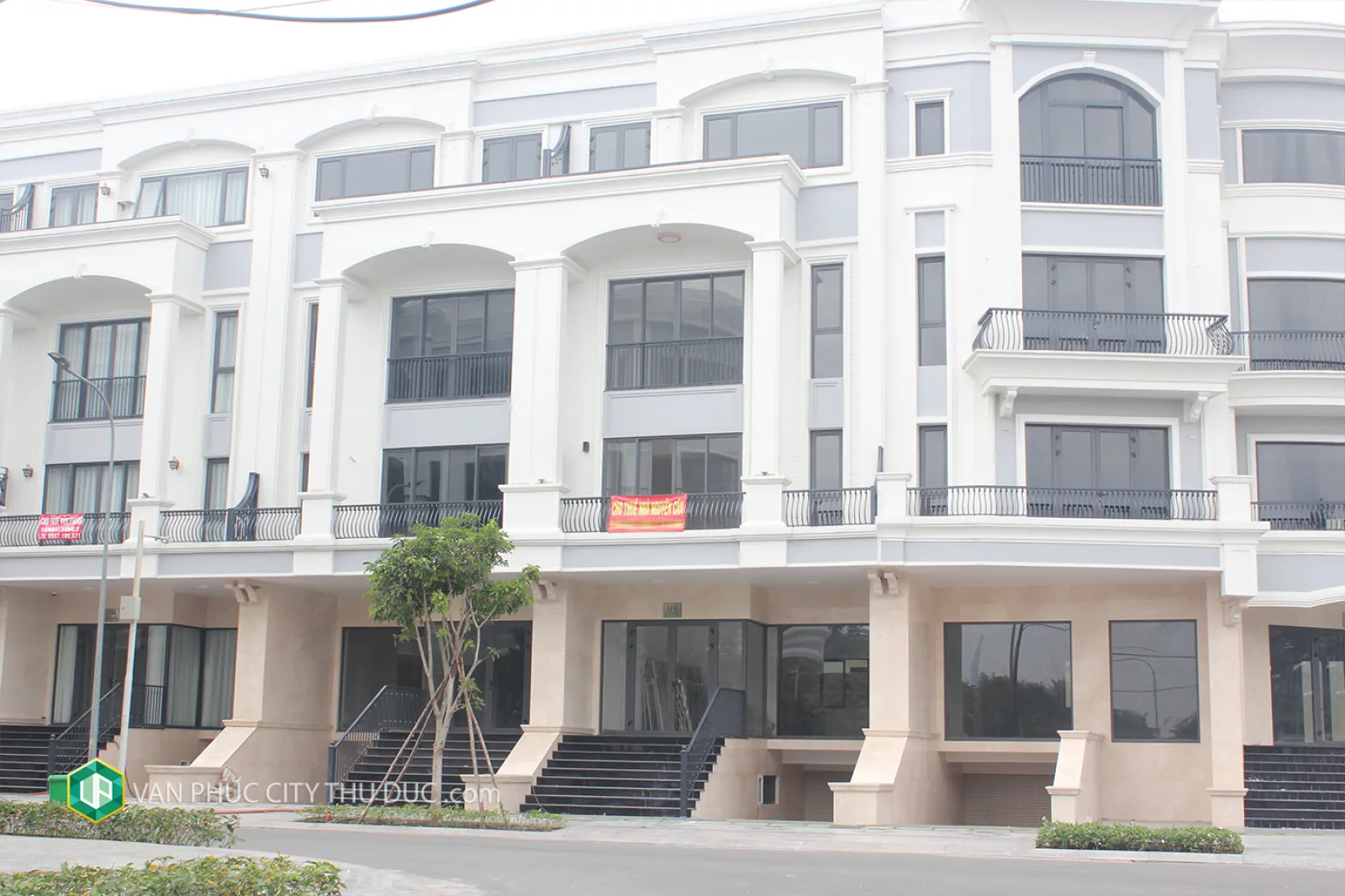 Cho thuê ngay nhà full nội thất 7x22 (154m2) mặt tiền đường 13m hướng Tây