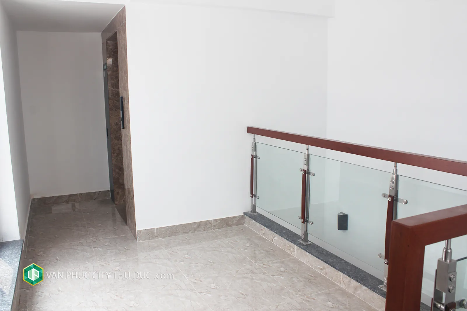 Cho thuê ngay nhà full nội thất 7x22 (154m2) mặt tiền đường 13m hướng Tây