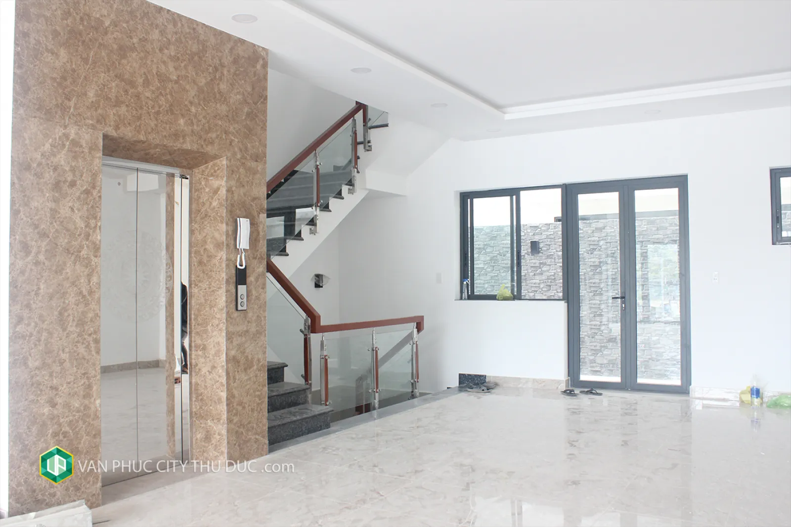 Cho thuê ngay nhà full nội thất 7x22 (154m2) mặt tiền đường 13m hướng Tây