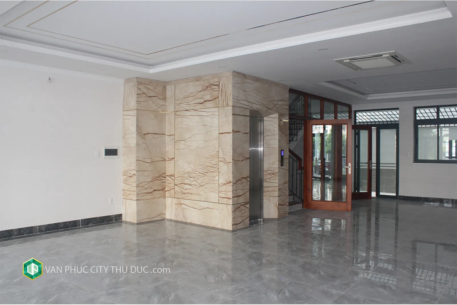 Cho thuê ngay nhà full nội thất 7x22 (154m2) mặt tiền đường 13m hướng Tây