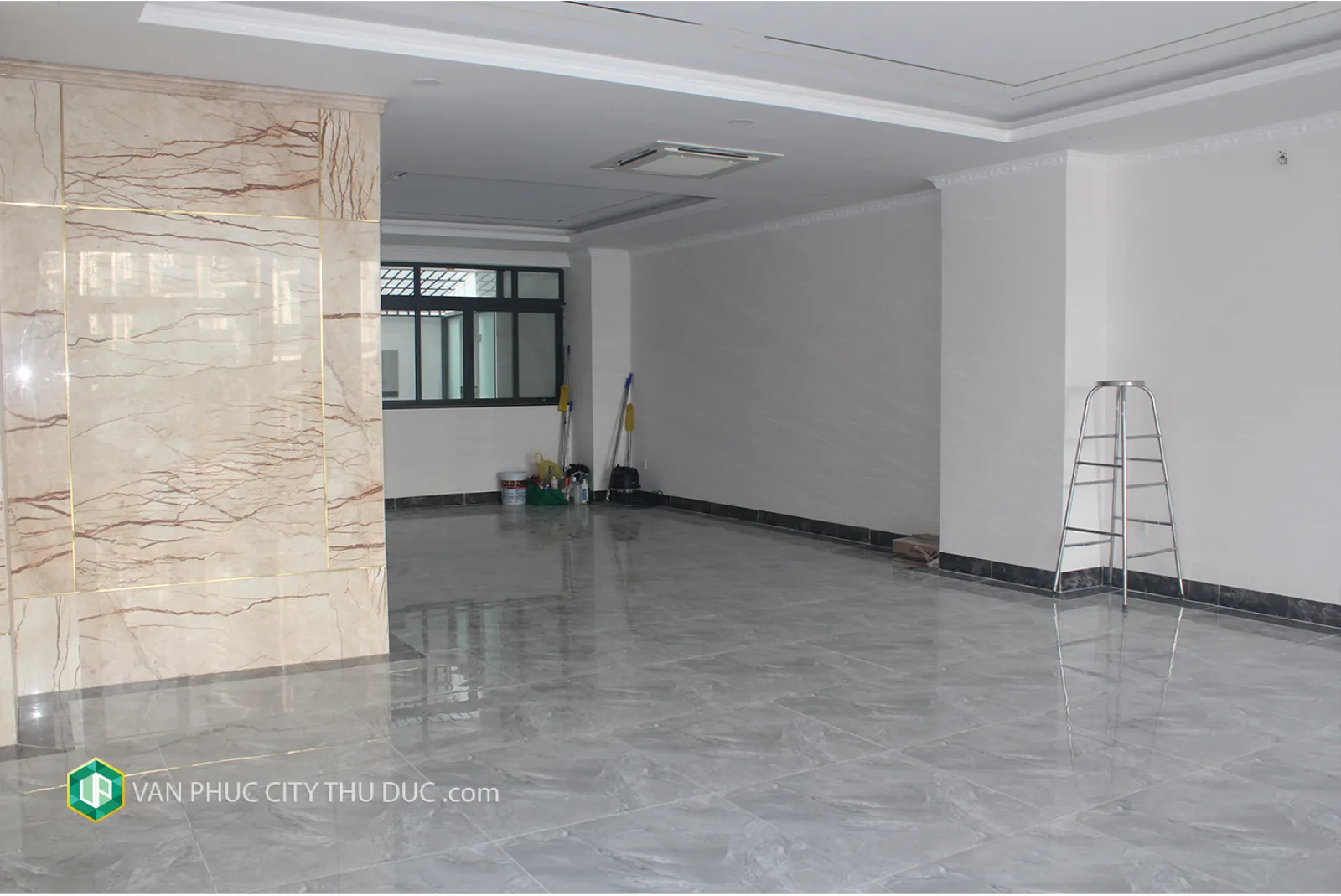 Cho thuê ngay nhà full nội thất 7x22 (154m2) mặt tiền đường 13m hướng Tây