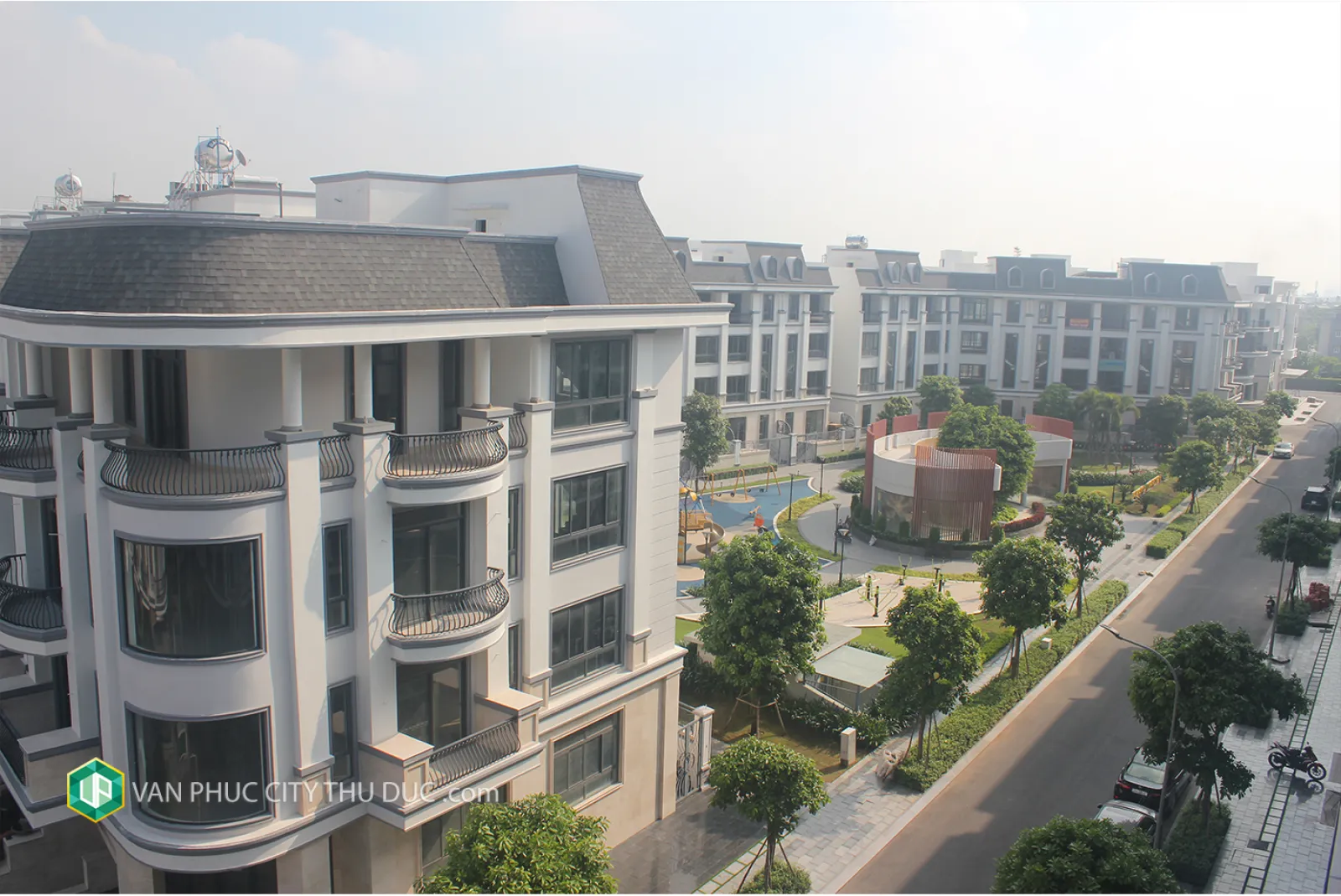 Cho thuê ngay nhà full nội thất 7x22 (154m2) mặt tiền đường 13m hướng Tây