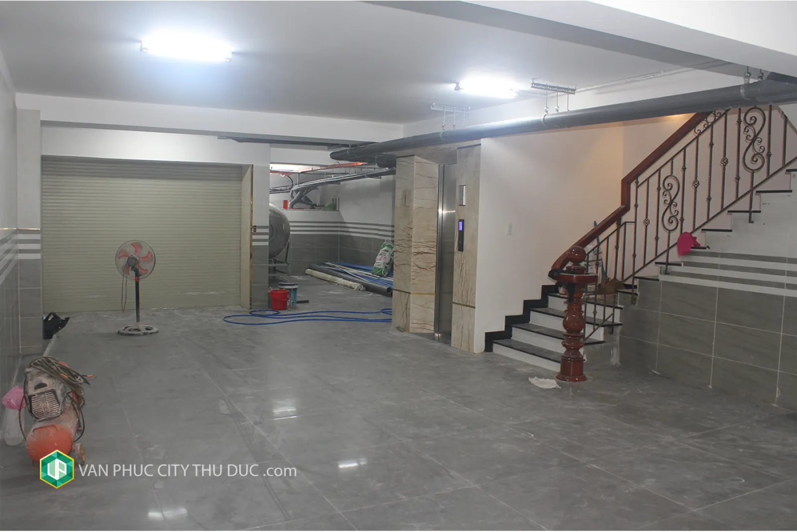 Cho thuê ngay nhà full nội thất 7x22 (154m2) mặt tiền đường 13m hướng Tây