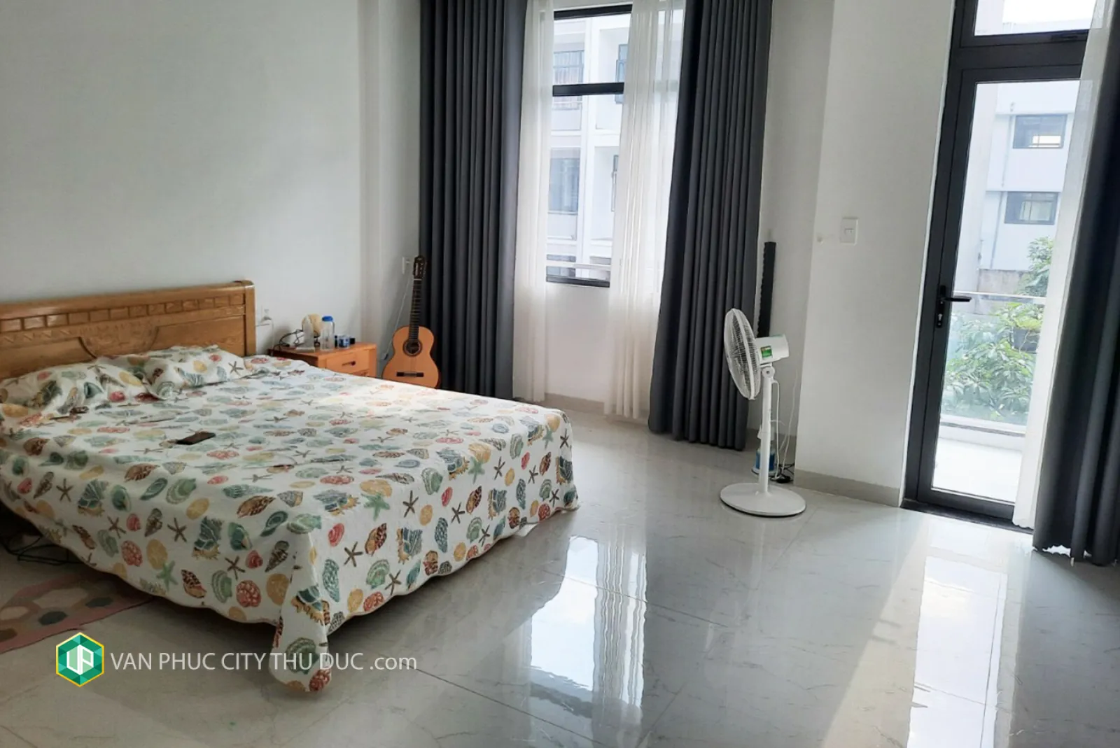 Cho thuê ngay nhà full nội thất Hầm + trệt + 2 lầu + sân thượng 154m2 (7x22m) mặt tiền đường 13m hướng Tây