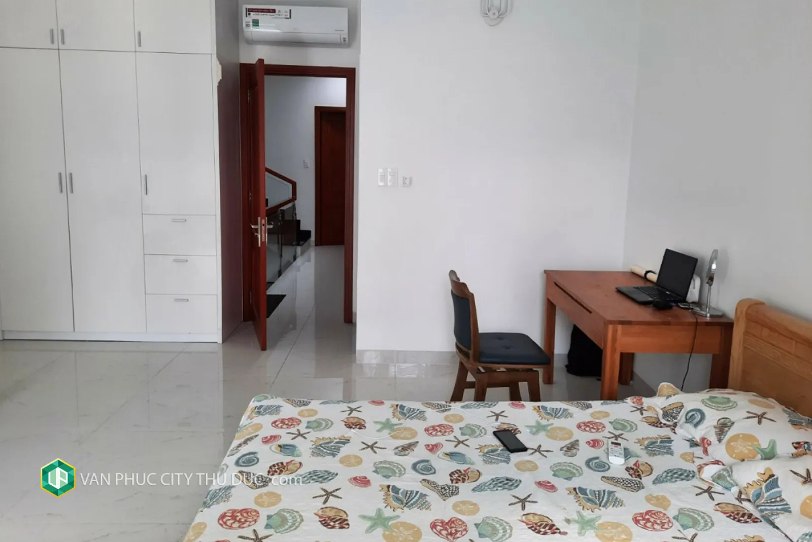 Cho thuê ngay nhà full nội thất Hầm + trệt + 2 lầu + sân thượng 154m2 (7x22m) mặt tiền đường 13m hướng Tây