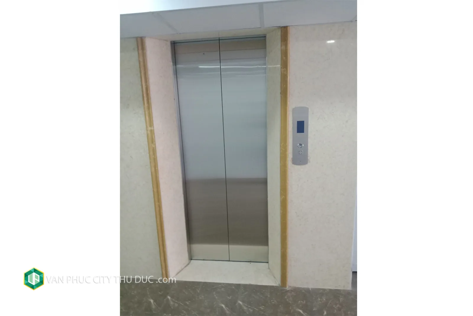 Cho thuê ngay nhà full nội thất Hầm + trệt + 2 lầu + sân thượng 154m2 (7x22m) mặt tiền đường 13m hướng Tây