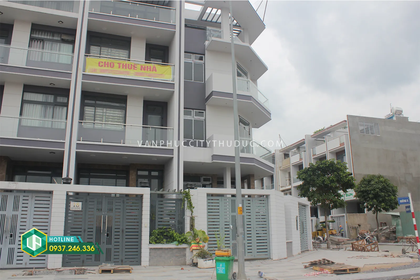 Cho thuê ngay nhà full nội thất Hầm + trệt + 2 lầu + sân thượng 154m2 (7x22m) mặt tiền đường 13m hướng Tây