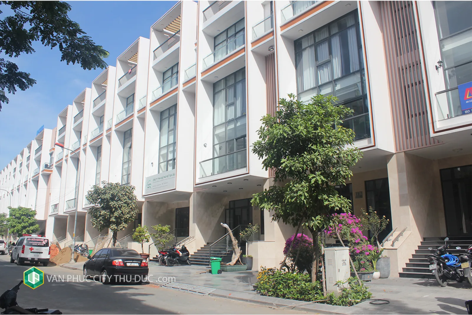 Cho thuê ngay nhà full nội thất hướng Tây 7x22m 154m2 mặt tiền đường 13m