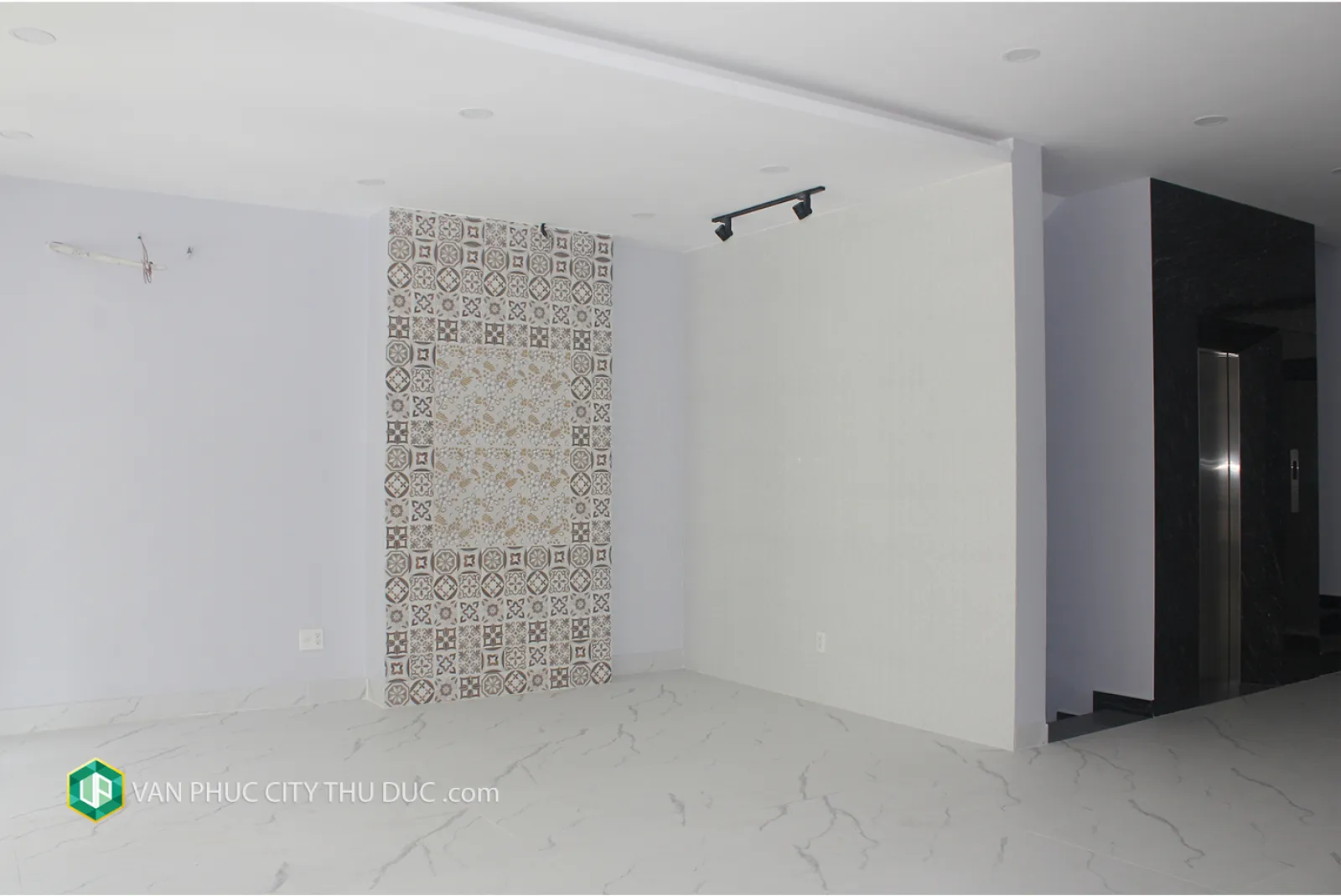 Cho thuê ngay nhà full nội thất hướng Tây 7x22m 154m2 mặt tiền đường 13m