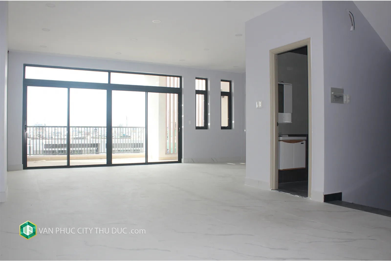 Cho thuê ngay nhà full nội thất hướng Tây 7x22m 154m2 mặt tiền đường 13m