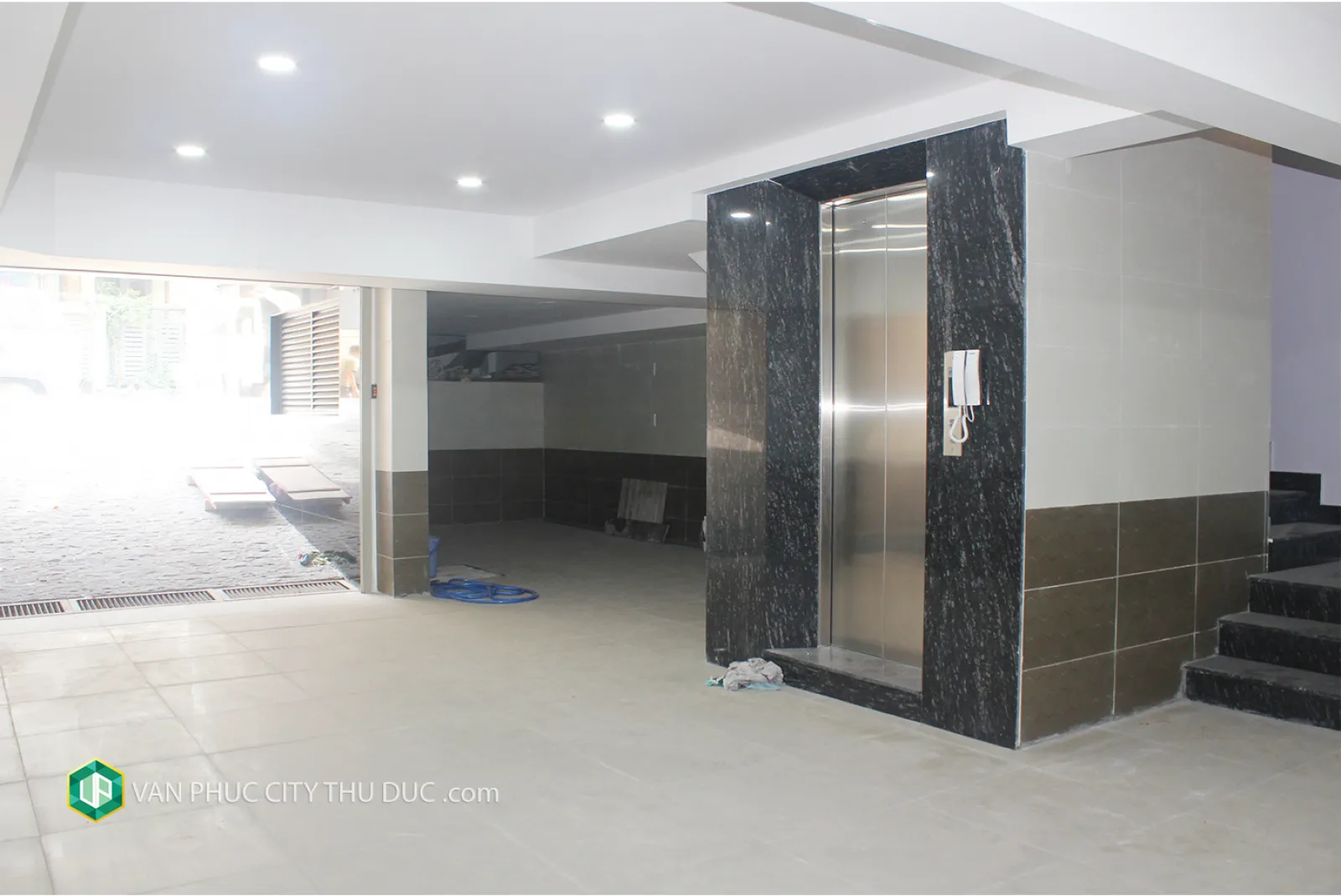 Cho thuê ngay nhà full nội thất hướng Tây 7x22m 154m2 mặt tiền đường 13m