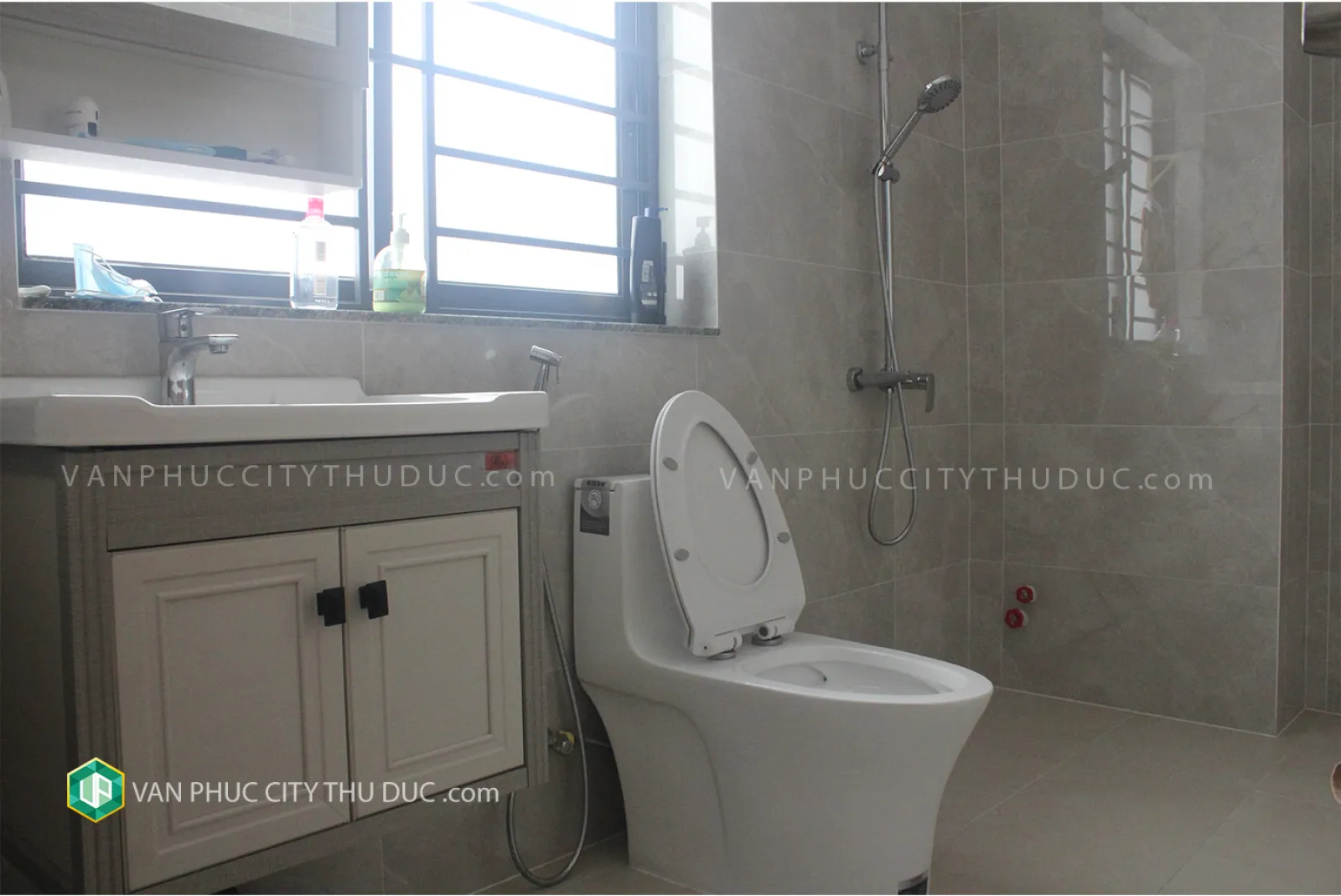 Cho thuê nhà làm văn phòng cạnh trường mẫu giáo Hugo hướng Nam 140m2 (7x20m) 35m