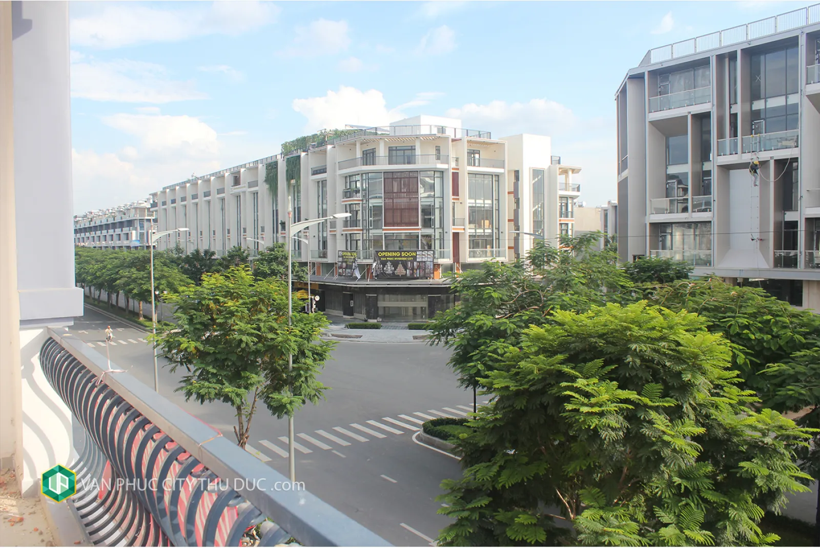 Dư chỗ cho thuê nhà thô 147m2 (7x21m) hướng Tây