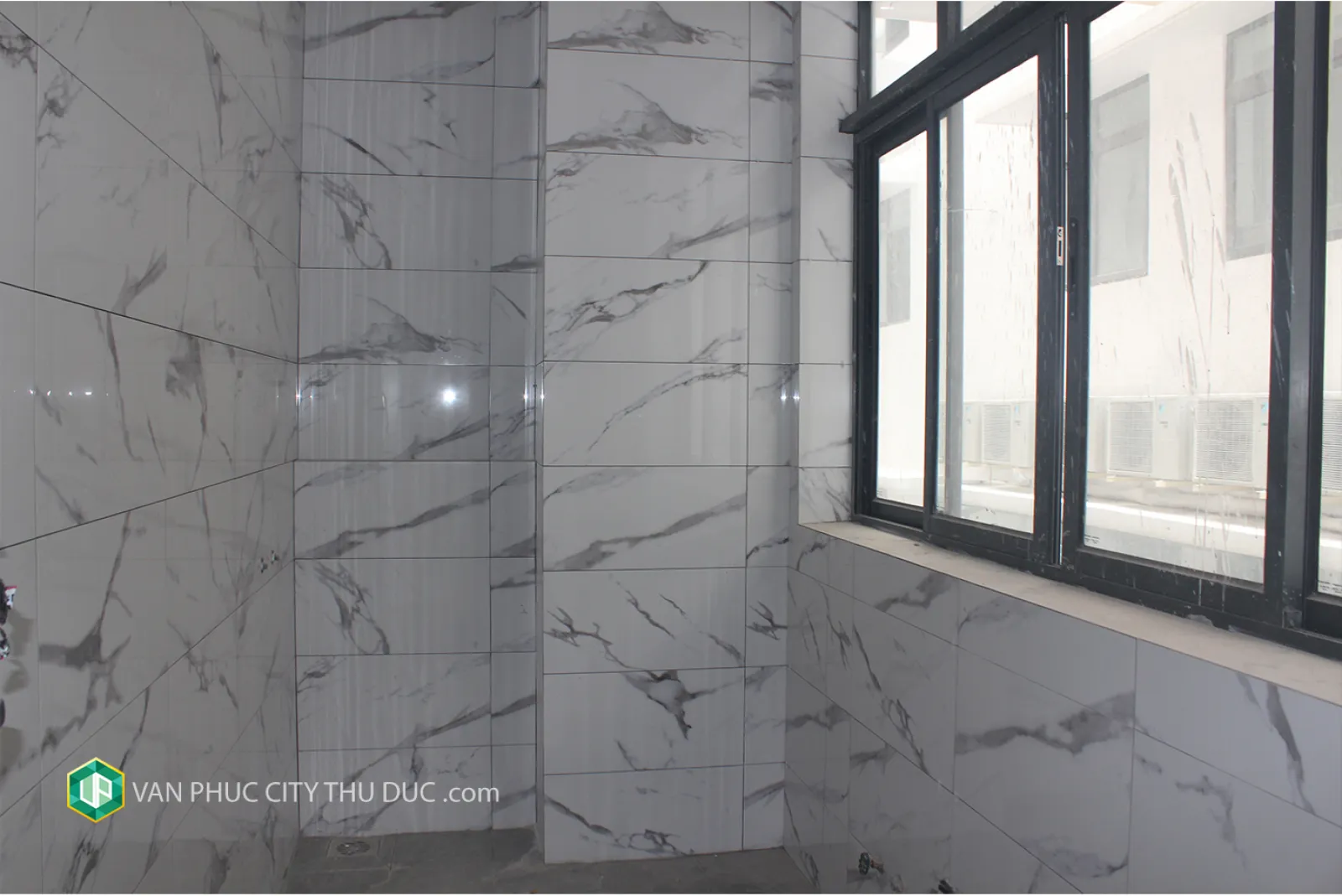 Dư chỗ cho thuê nhà thô 147m2 (7x21m) hướng Tây