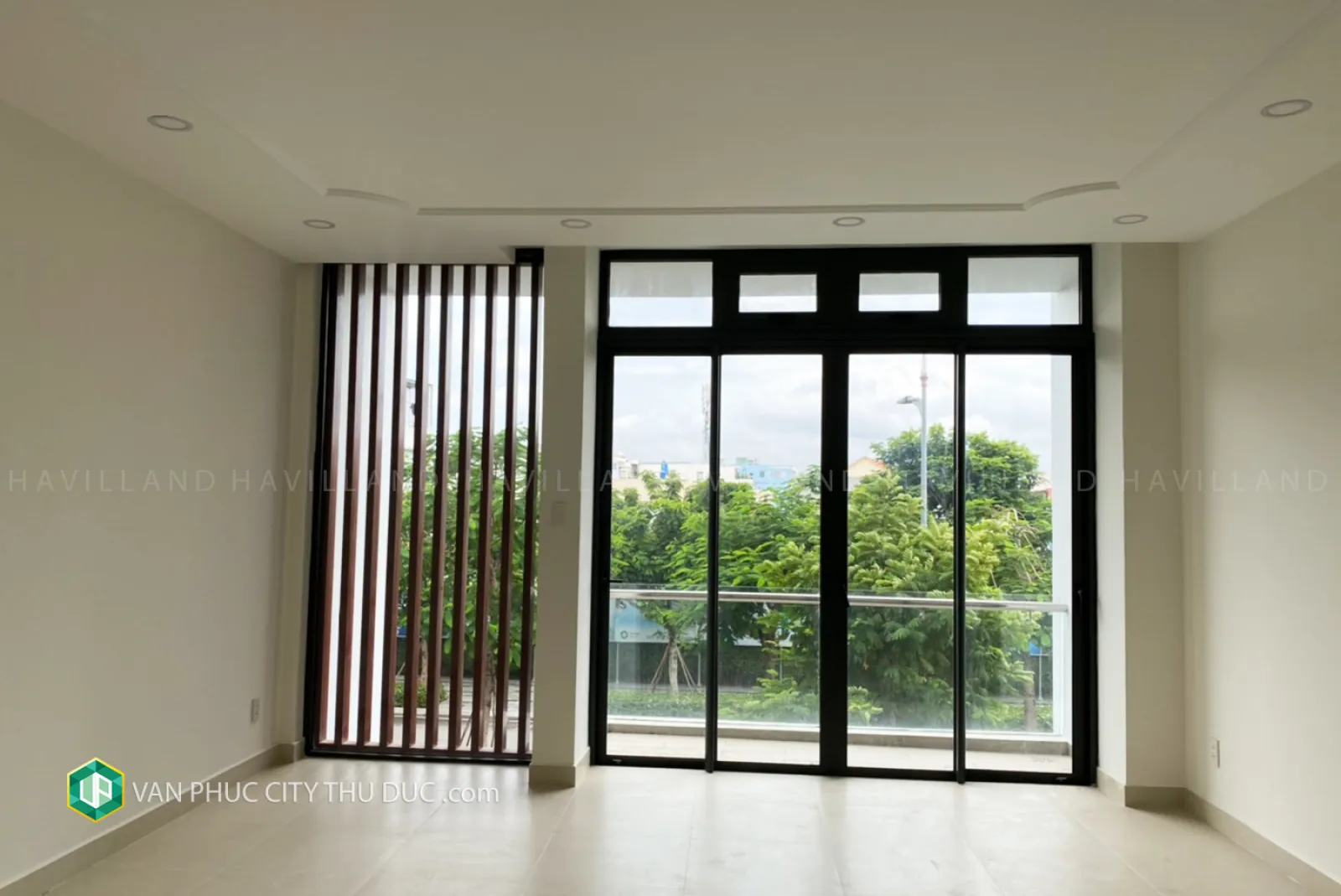 Dư chỗ cho thuê nhà thô 147m2 (7x21m) hướng Tây